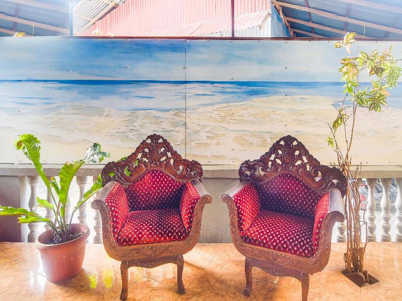 Oyo 91755 Priska Kost Dan Homestay
