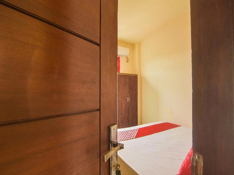 Oyo 91755 Priska Kost Dan Homestay