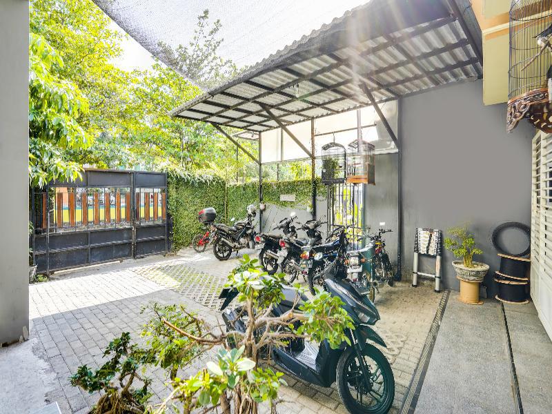 Spot On 91745 Rumah Kost Gresik Syariah