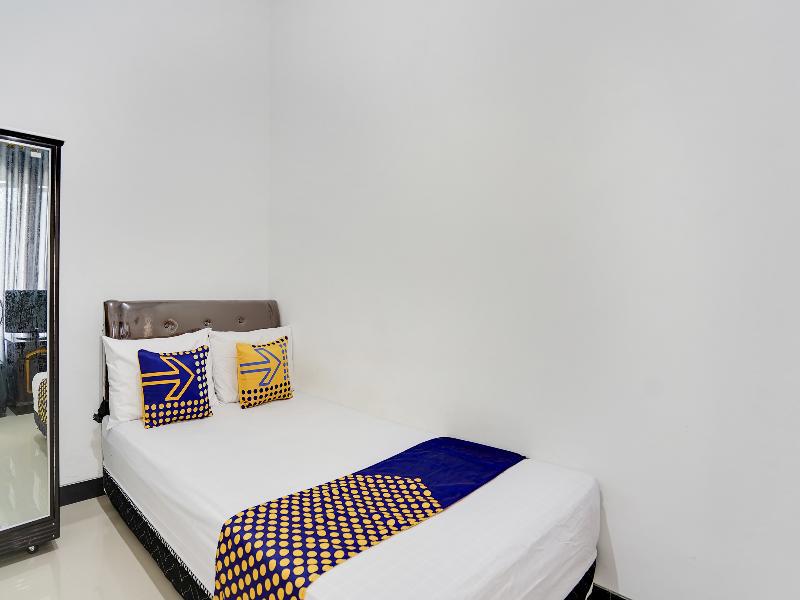 Spot On 91745 Rumah Kost Gresik Syariah