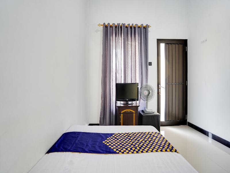 Spot On 91745 Rumah Kost Gresik Syariah