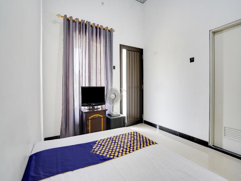 Spot On 91745 Rumah Kost Gresik Syariah