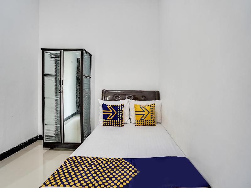 Spot On 91745 Rumah Kost Gresik Syariah