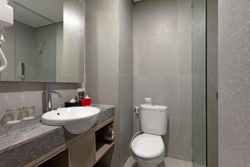 Hotel Neo Gading Solo