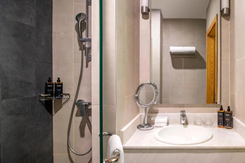 Adagio Doha