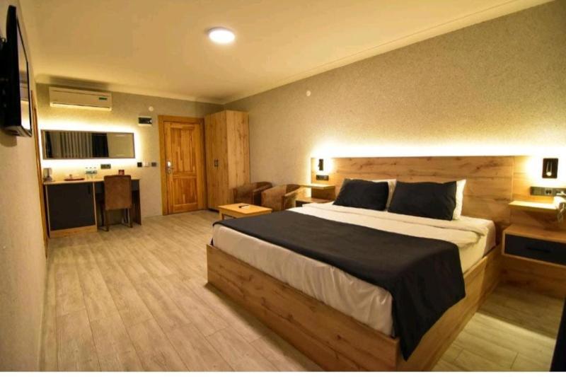 Green Palace Suite Hotel