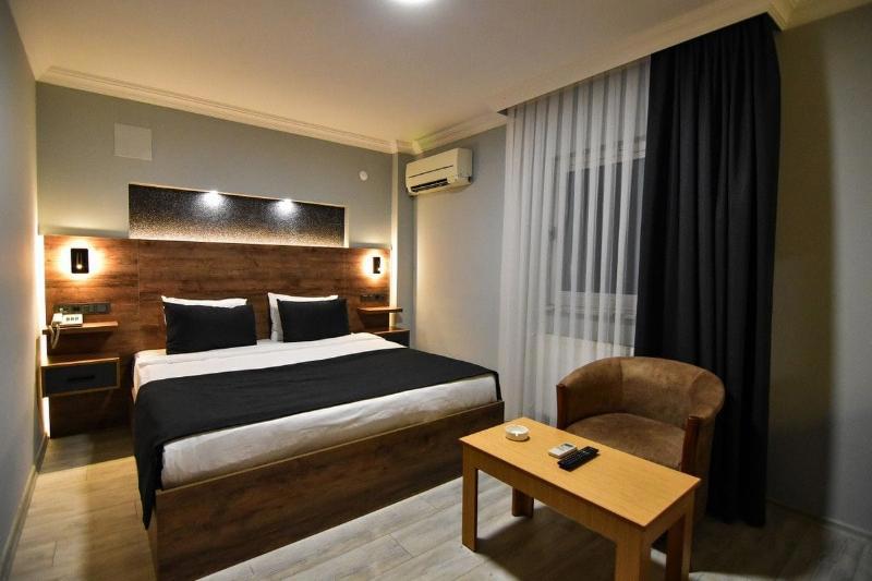 Green Palace Suite Hotel