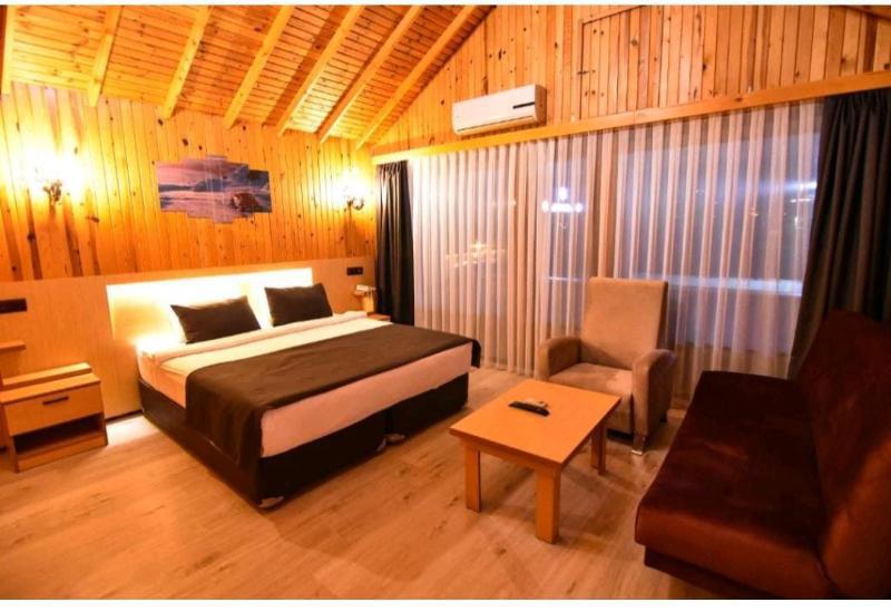 Green Palace Suite Hotel