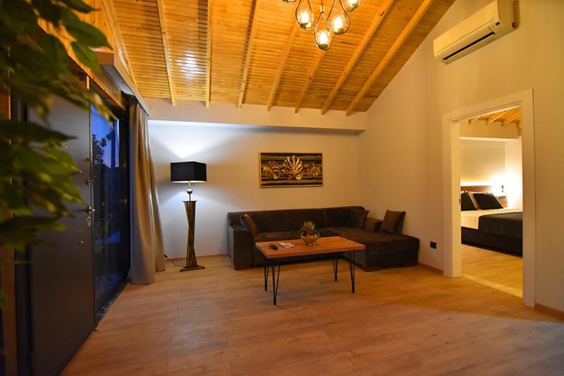 Green Palace Suite Hotel