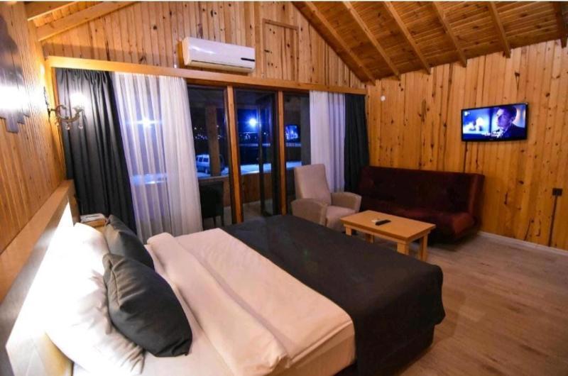 Green Palace Suite Hotel