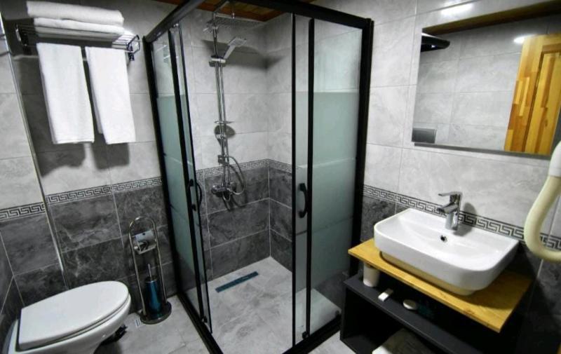 Green Palace Suite Hotel