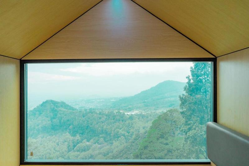 Bobocabin Coban Rondo Malang