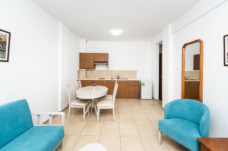 Flora Hotel Apartments