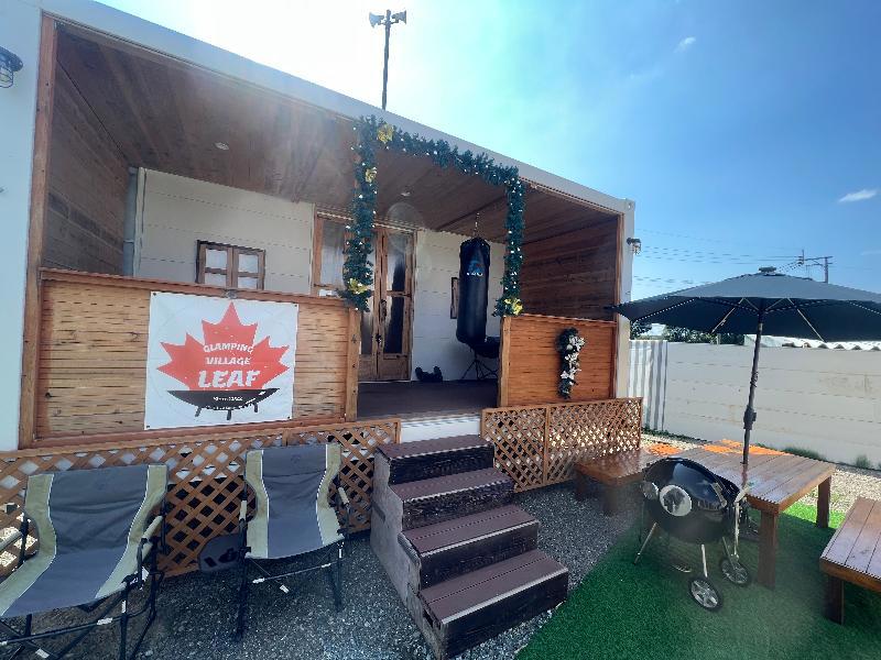 Glamping Village Leaf