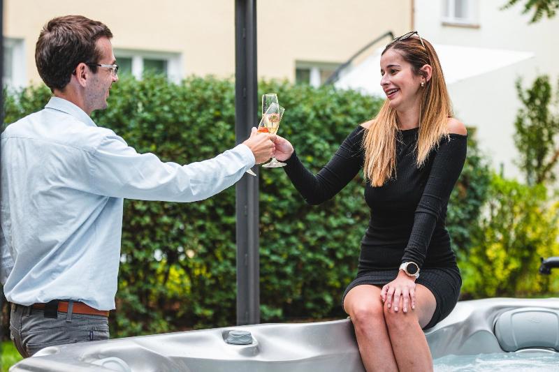 EMPIRENT Garden Suites Residence