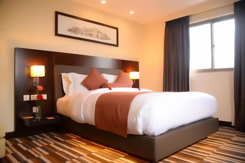 Avari Xpress Gulberg