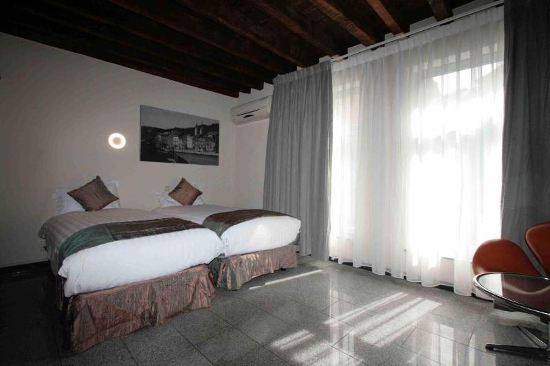 Amosa Liege City Centre Apart Regence 17