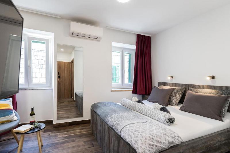 Apinelo Port Rooms