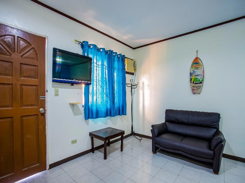 Oyo 814 Laurien's Budget Hotel