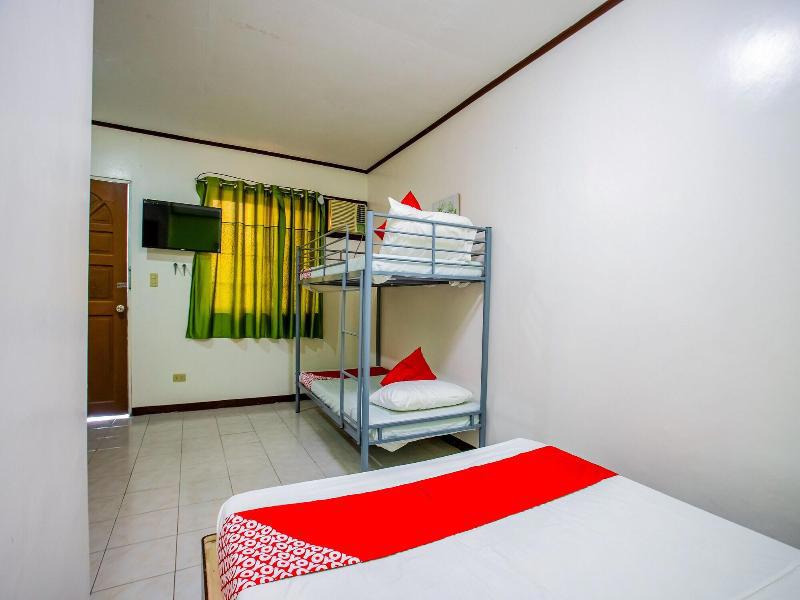 Oyo 814 Laurien's Budget Hotel
