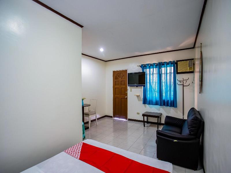 Oyo 814 Laurien's Budget Hotel