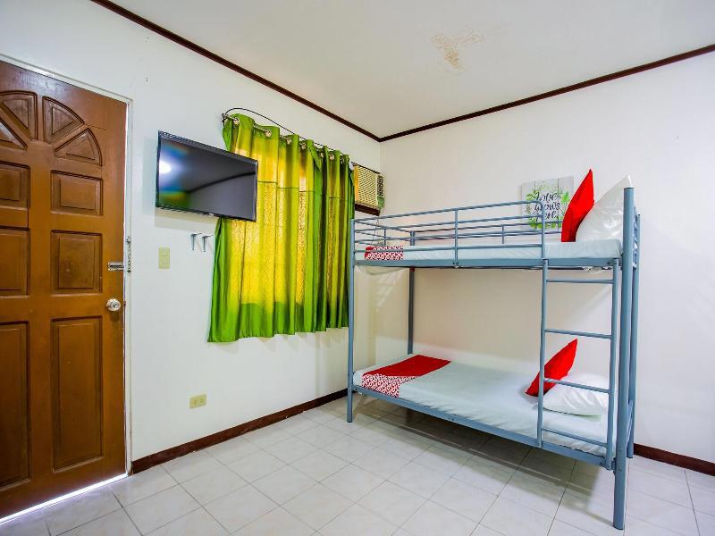 Oyo 814 Laurien's Budget Hotel