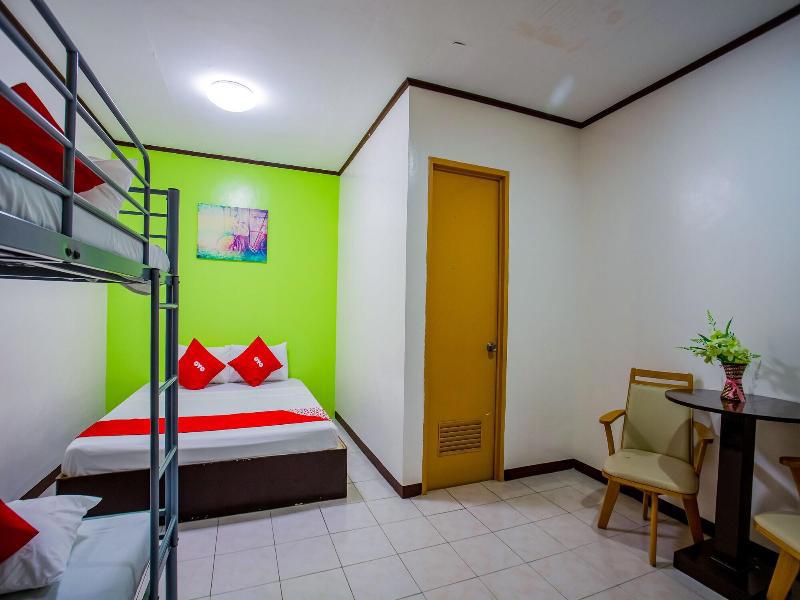 Oyo 814 Laurien's Budget Hotel