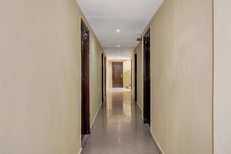 Oyo 10685 Hotel Centre Point