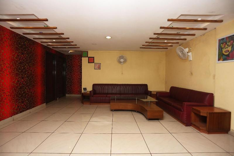 Oyo 10685 Hotel Centre Point