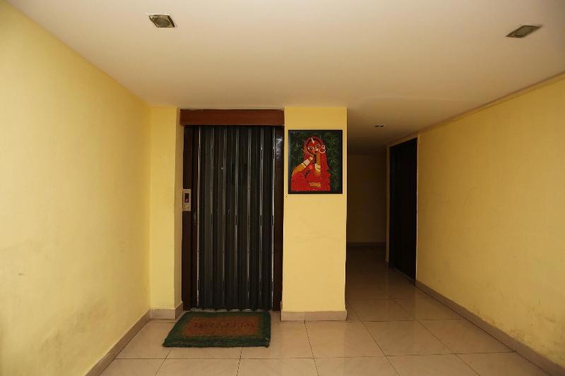 Oyo 10685 Hotel Centre Point
