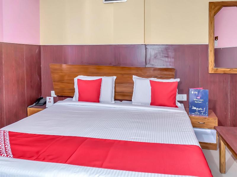 Oyo 10685 Hotel Centre Point