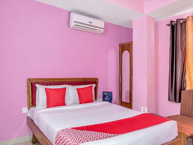 Oyo 10685 Hotel Centre Point