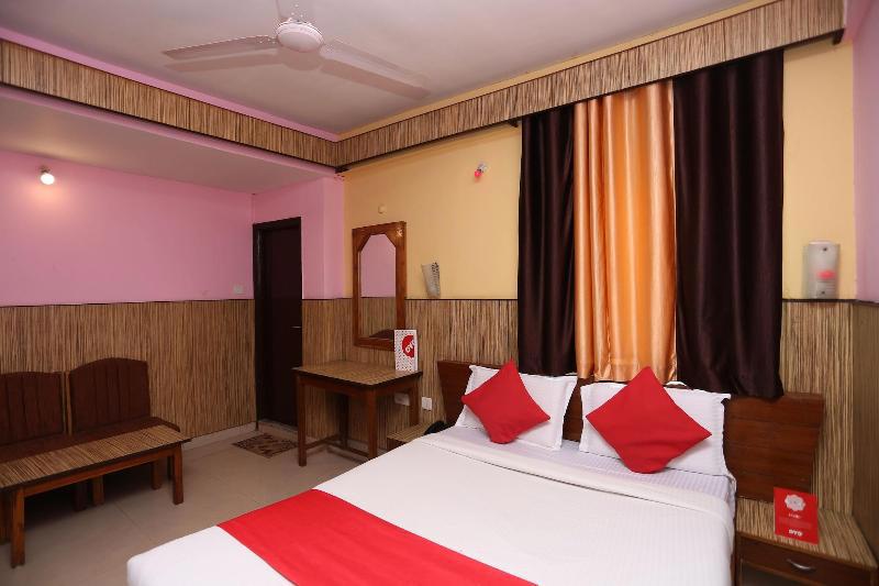 Oyo 10685 Hotel Centre Point