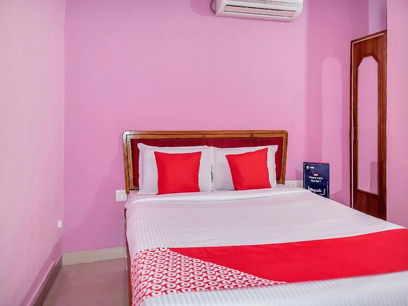 Oyo 10685 Hotel Centre Point