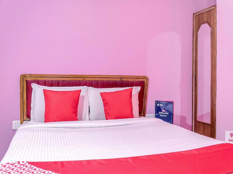 Oyo 10685 Hotel Centre Point