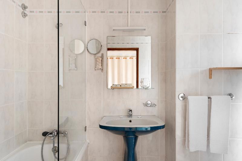 The Blue Bamboo Hotel- Duna Parque Group