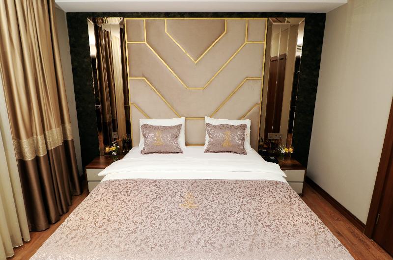 Bayrak Grand Hotel