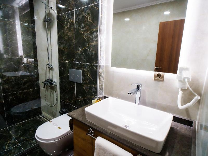 Bayrak Grand Hotel