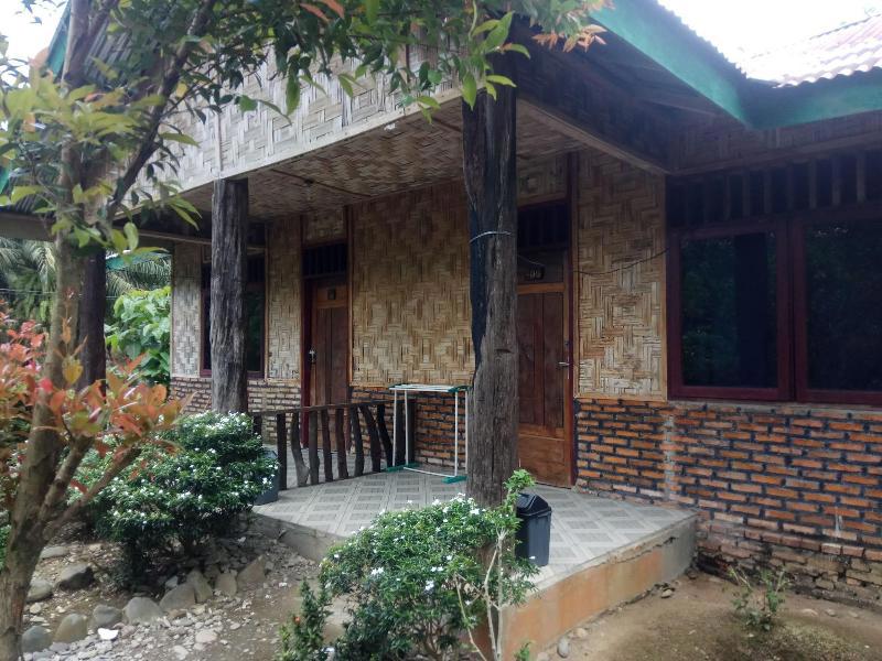 Tangkahan Inn
