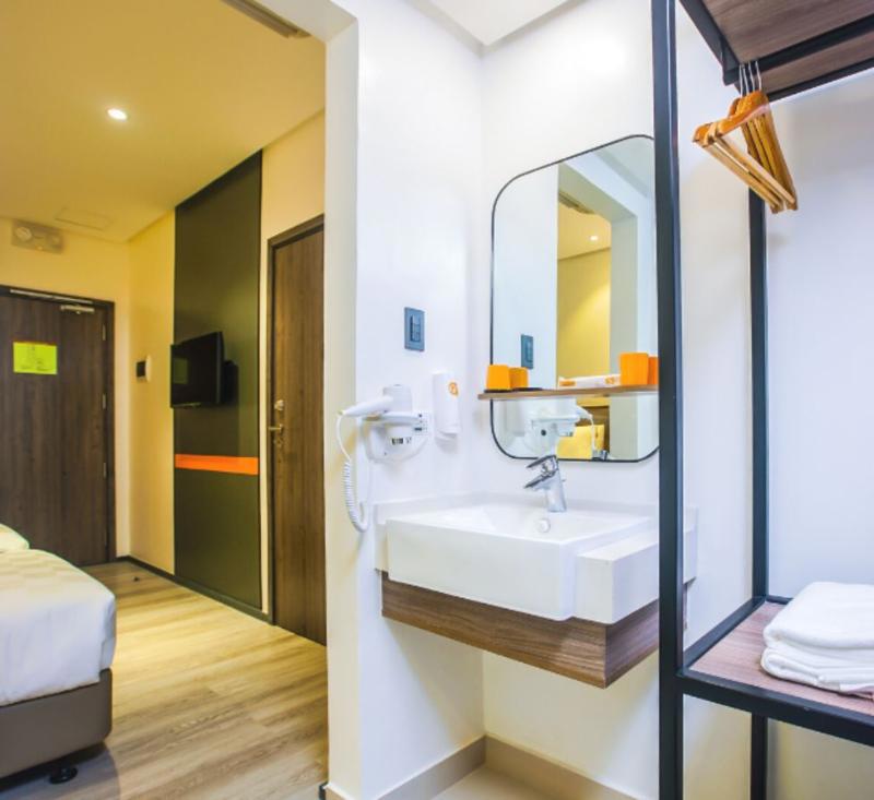 Go Hotels Plus Naga
