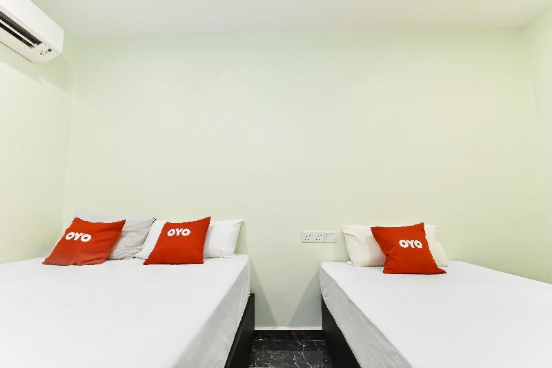 Oyo 90445 Th Hotel