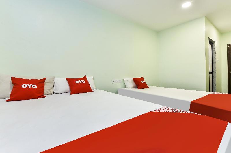Oyo 90445 Th Hotel