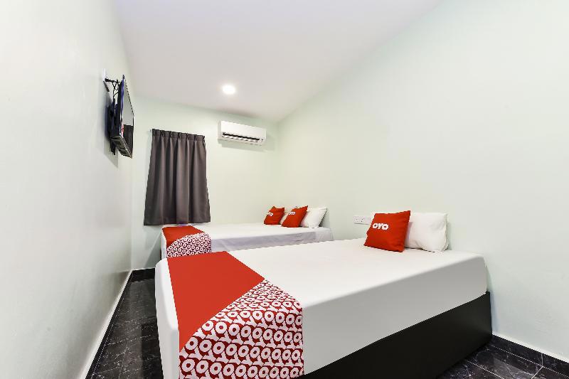 Oyo 90445 Th Hotel