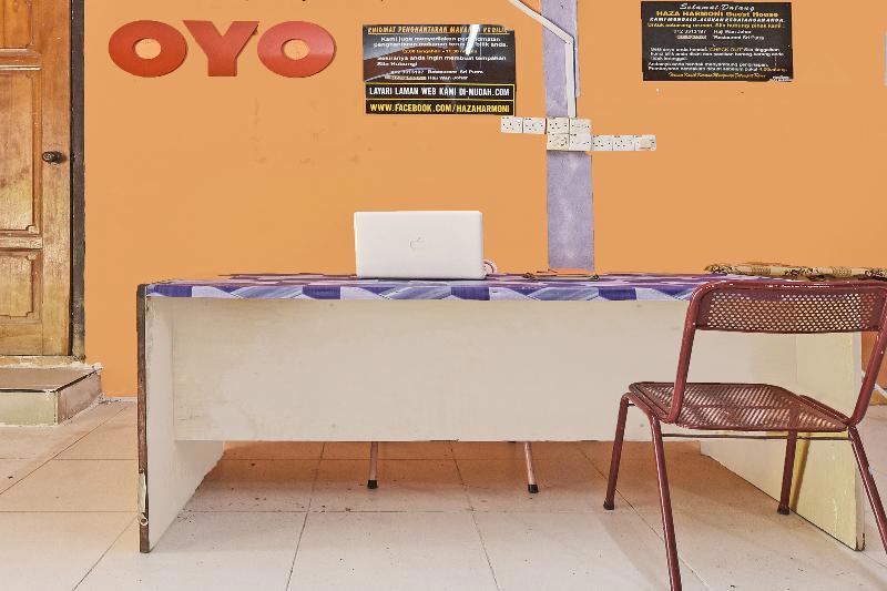Oyo 90454 Haza Harmoni Guesthouse