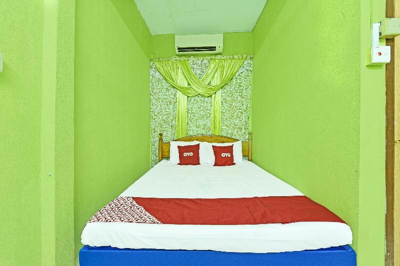 Oyo 90454 Haza Harmoni Guesthouse