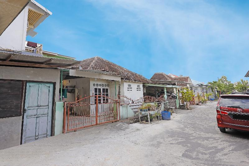 Oyo 90998 Wisma Pinggir