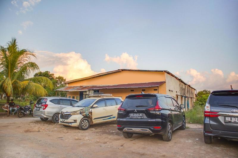 Oyo 91051 Penginapan Pondok Ratu 354