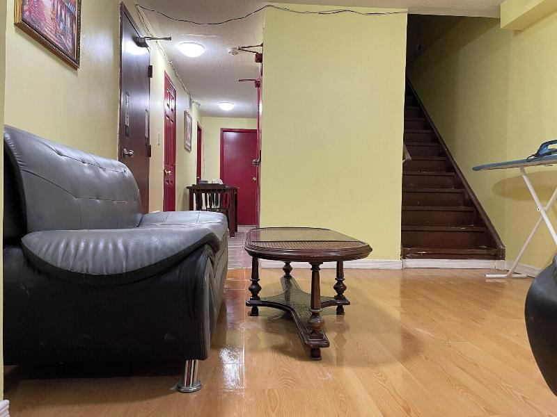 Quiet Room Around York University Subway