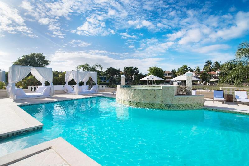 Crown Villas 4 Bdrm