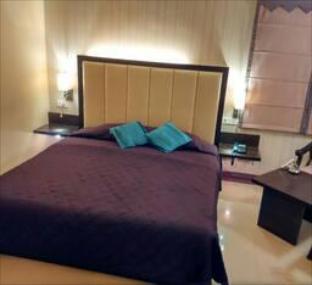 Status Club Resort